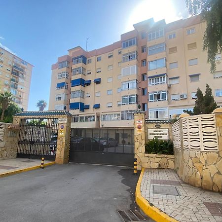 Moderno Y Completo Apartamento Frente Al Mar Malaga Exterior photo