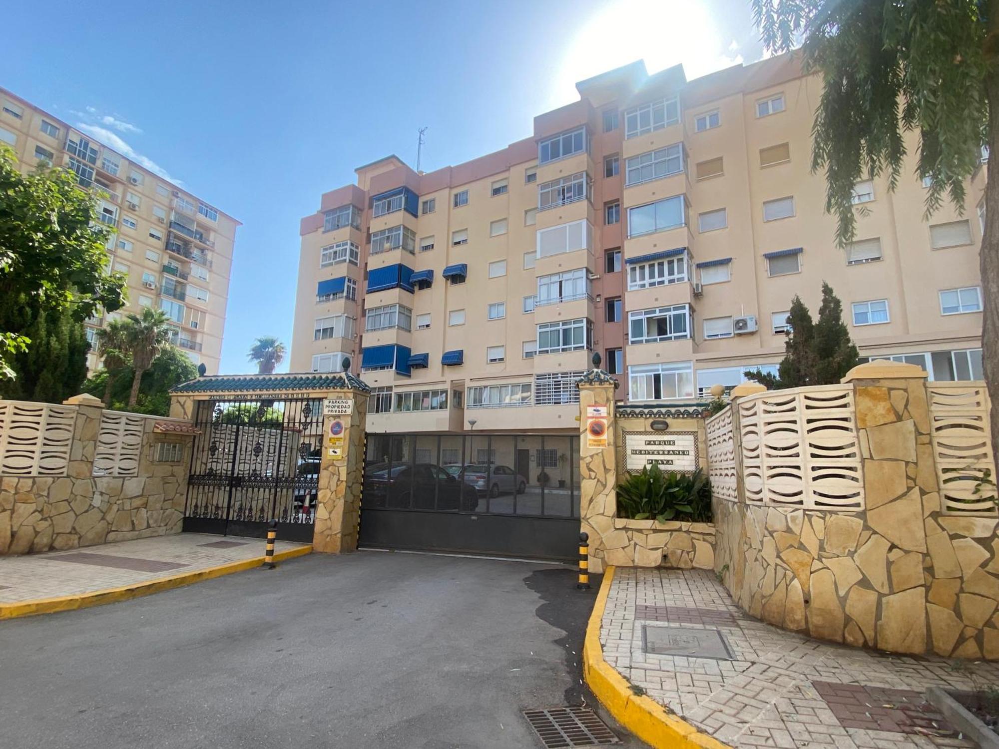 Moderno Y Completo Apartamento Frente Al Mar Malaga Exterior photo